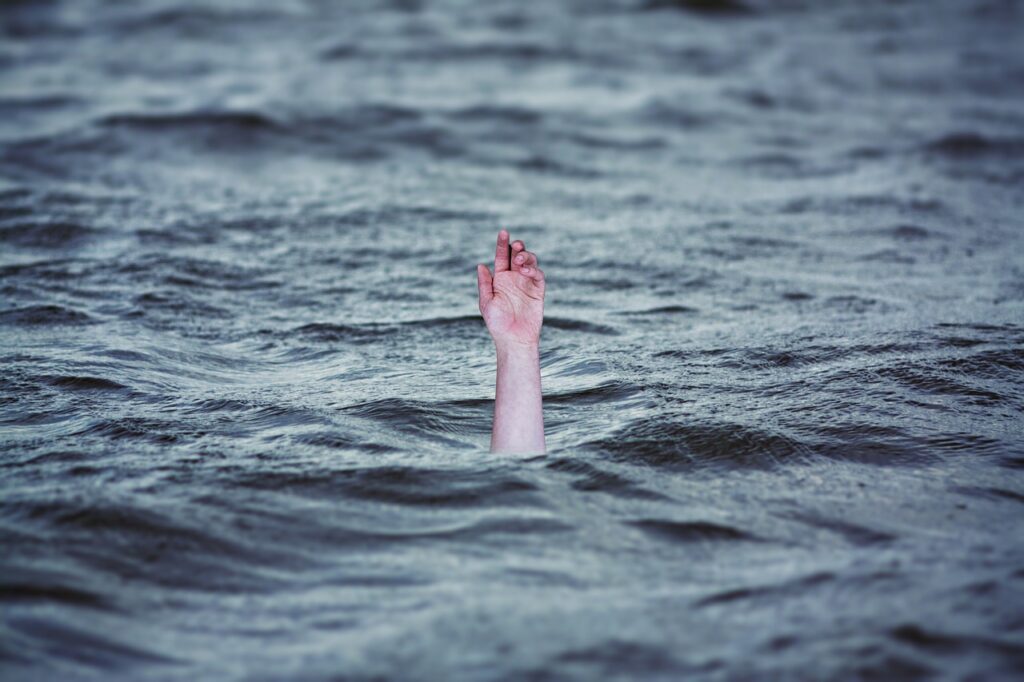 drowning, ocean, emergency